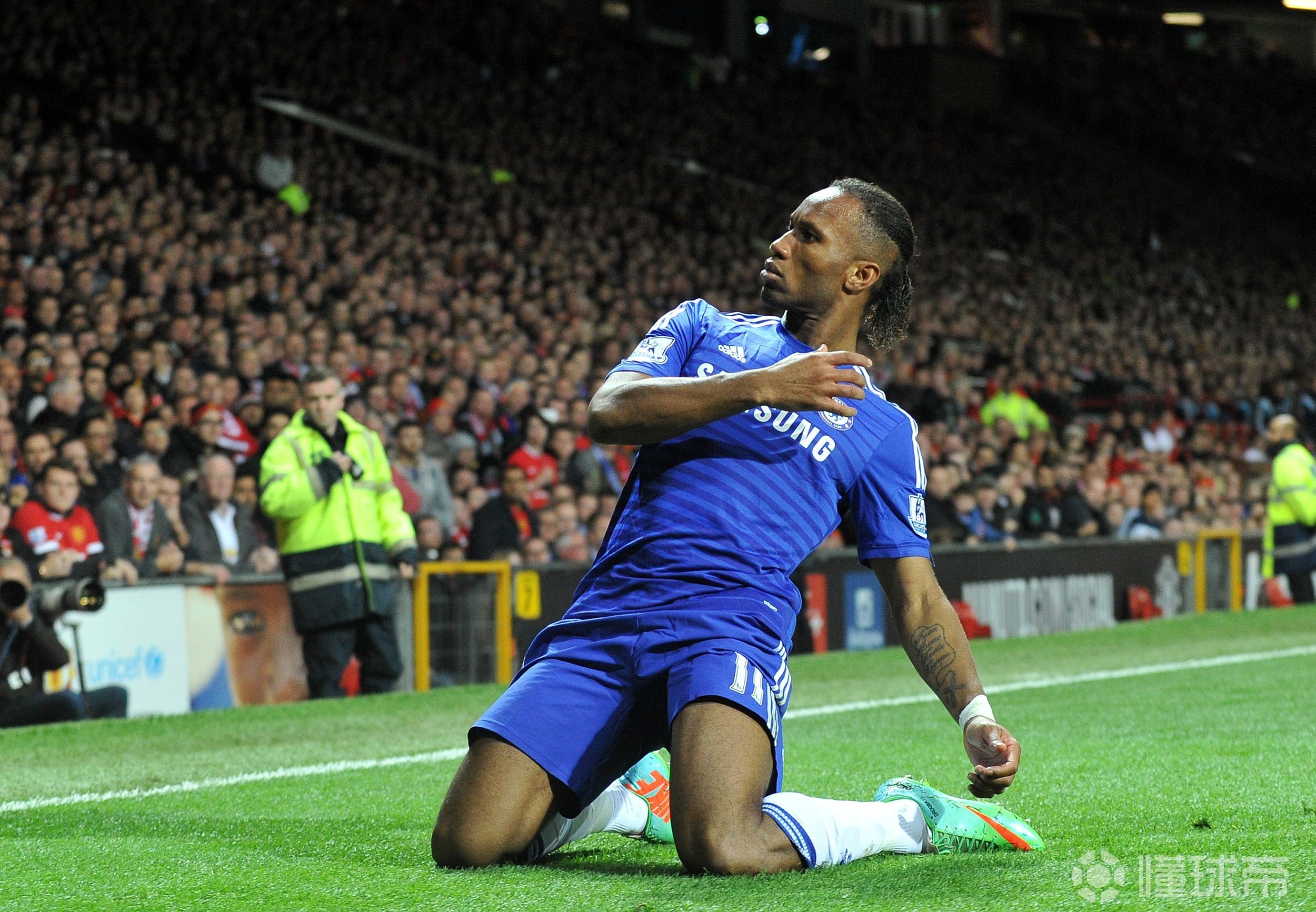 半岛体育APP-德罗巴回归赛场，突破纪录首场状态亮眼，澳大利亚队观众沸腾！-半岛体育APP